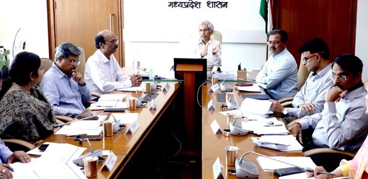 पेट्रोलियम पदार्थों और नेचुरल गैस का पर्याप्त भण्डार है मौजूद – मुख्य सचिव कलेक्टर गैस के वितरण तथा भण्डारण पर कड़ी निगरानी रखें – मुख्य सचिव