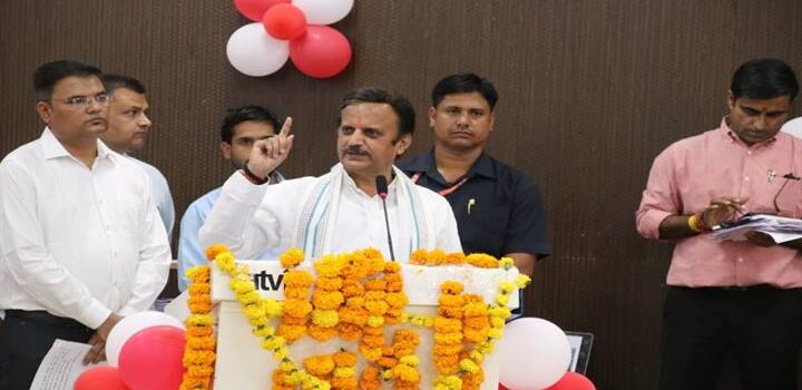 चिकित्सक मरीजों को देते हैं नई जिंदगी, धरती के भगवान – उप मुख्यमंत्री, चिकित्सा की पढ़ाई से समाज में मिलती है अलग पहचान और सम्मान -उप मुख्यमंत्री