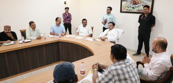 उप मुख्यमंत्री ने नहर परियोजनाओं की प्रगति की समीक्षा की