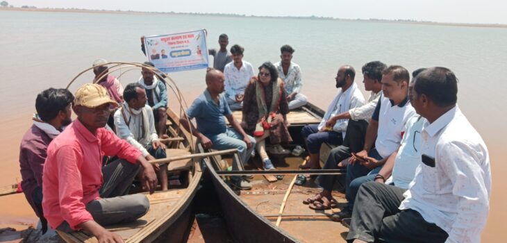 मछुआ समिति के सदस्यों से किया गया संवाद