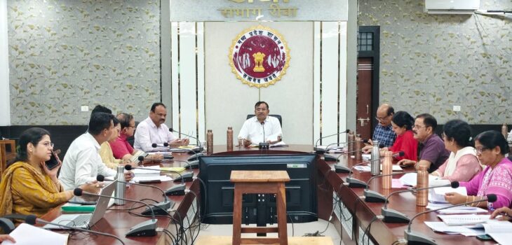 संभागीय बैठक के एजेण्डा बिन्दुओं पर कार्यवाही कर प्रतिवेदन दें – कमिश्नर