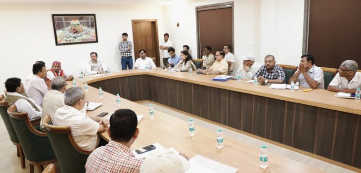 सीवर लाइन निर्माण से क्षतिग्रस्त सड़कों का तत्काल रेस्टोरेशन कराएं – उप मुख्यमंत्री