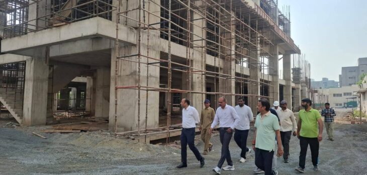 उप मुख्यमंत्री ने अस्पताल परिसर के निर्माणाधीन कार्यों का किया निरीक्षण