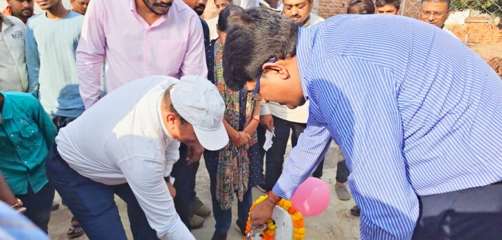 हाटा ग्राम पंचायत में है पेयजल की व्यवस्था कलेक्टर के निर्देश पर अधिकारियों ने किया भ्रमण