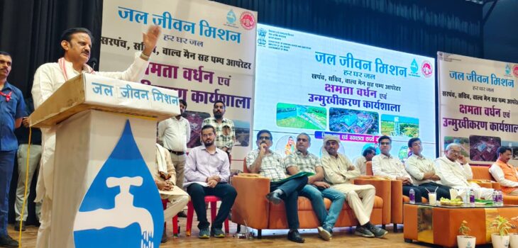 सरपंच घरों में साफ पानी देकर पुण्य और यश दोनों कमायें – उप मुख्यमंत्री