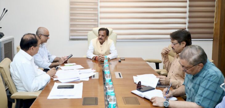 स्वास्थ्य अधोसंरचना विकास कार्य समय-सीमा में गुणवत्ता के साथ पूरे किए जाएँ – उप मुख्यमंत्री श्री शुक्ल