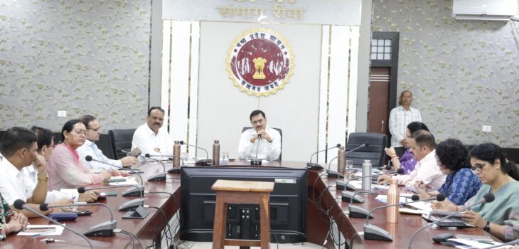 अधिकारी रीवा को अपना मानकर उसके विकास में योगदान दें – कमिश्नर