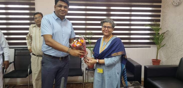 केंद्रीय प्रभारी ने आकांक्षी विकासखंड हनुमना में योजनाओं की प्रगति का लिया जायजा
