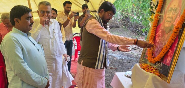 प्रभारी मंत्री श्री पटेल ने विधायक मऊगंज की माताजी के निधन पर अर्पित की श्रद्धांजलि