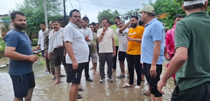 राहत और बचाव के लिए प्रशासन पूरी तरह मुस्तैद – उप मुख्यमंत्री श्री शुक्ल