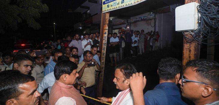 बाढ़ प्रभावित क्षेत्रों के निरीक्षण के दौरान आचार्य नगर से फूलमती नाले से अमहिया नाले तक निर्माण की घोषणा