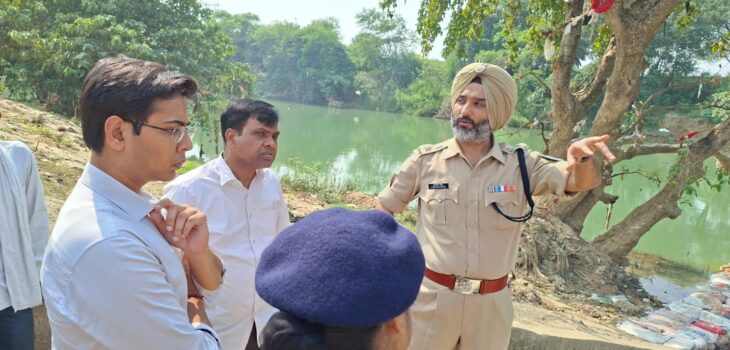 कलेक्टर और पुलिस अधीक्षक ने दशहरा तथा मूर्ति विसर्जन की तैयारी का लिया जायजा