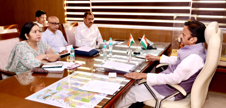 स्वास्थ्य सेवाओं की गुणवत्ता, समयबद्ध क्रियान्वयन और अधोसंरचना विकास में किसी भी स्तर पर लापरवाही बर्दाश्त नहीं – उप मुख्यमंत्री श्री शुक्ल
