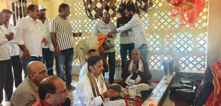 उप मुख्यमंत्री राजेंद्र शुक्ल ने विजयादशमी पर कुलदेवी और भगवान विश्वेश्वरनाथ के किए दर्शन, प्रदेशवासियों के  लिए मांगी सुख-समृद्धि